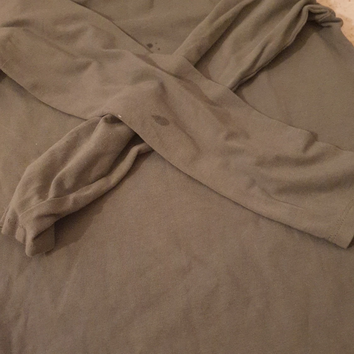 Den är fin med en fjäril med blommor i - 92