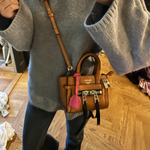 Zadig väska - Super söt Zadig väska som nästan är i nyskick, inga defekter🙏