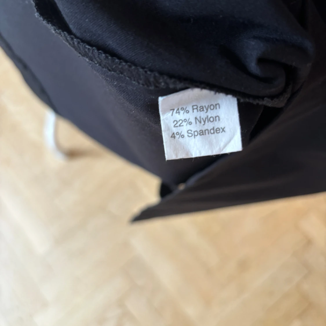 Svart klänning, Stop Staring! - 92