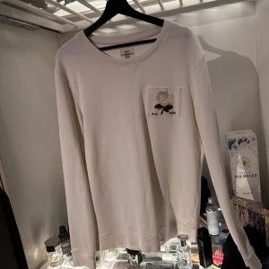 KENT&CURWEN TRÖJA  - Ny skick  Storlek L Ny pris 1800kr 