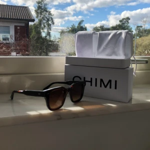 Chimi Brown 04 - Chimi Brown 04 | Skick 9,5/10 | Strl M/Normal | Nypris: 1350 Mitt pris: 630 | Använt fåtal gånger | Kom vid minsta funderingar och frågor! 