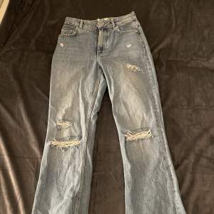 Jeans från Bershka storlek 34! Väldigt fint skick✨ Kan skickas mot fraktkostnad 