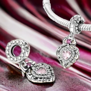 Silver berlock s925  - Silver hänge i silver 925 Passar till pandoras ormlänk Inga repor eller märken Ask medföljer inte Katt finns i hemmet 