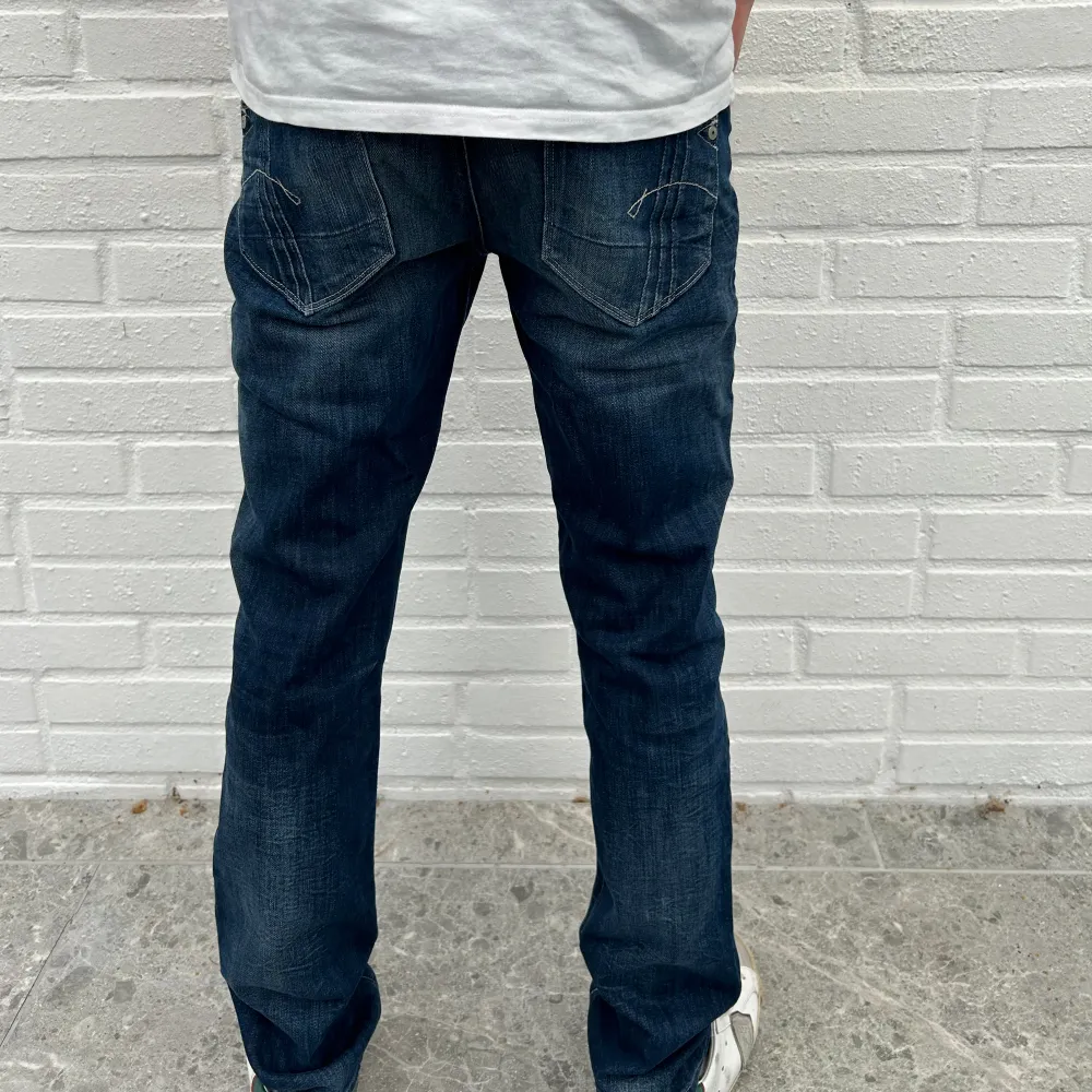 G star raw jeans | Utmärkt skick, inga defekter | Modellen på bilden är ca 175 cm | Skriv vid minsta fundering eller fråga | Mvh, CH 📩. Jeans & Byxor.