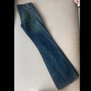 Weekday jeans modell NOVA, oanvända med prislappen på!