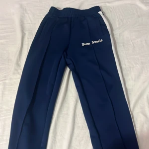 Palm angles byxor  - Storlek s helt nya använda 2-3 gånger går även bra o byta 