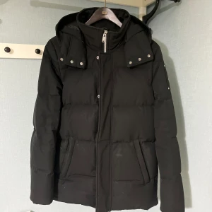 Moose knuckles Cloud 3Q svart - Säljer min Moose knuckles Cloud 3Q svart i storlek M köpt i johnells kvitto ska finnas. Pris kan diskuteras  Kan mötas och frakta   