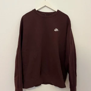 Nike sweatshirt - Använd flera gånger men väldigt bra skick. Saknar necktag  
