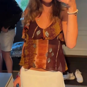 Zara topp - Säljer min zara topp som inte kommer till användning💕hör av er vid fler frågor💕säljer + frakten💕