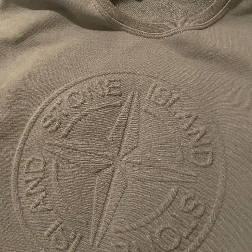 Sweatshirt från Stone island A kopia. Bra kvalite. Mörk grå. Storlek M. . Tröjor & Koftor.
