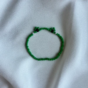 Handgjort armband 🫶🏻 - 😀