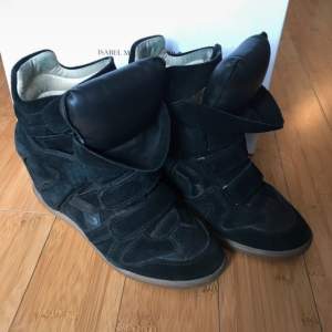 Isabel marant skor i storlek 39!❤️ super fint skick. Sparasamt använda. Skokartong & dustbags ingår🙌🏽