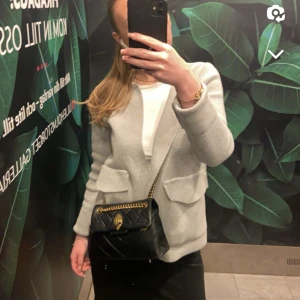 Gina tricot Jacka - Säljer då jag har två och inte använder den ena