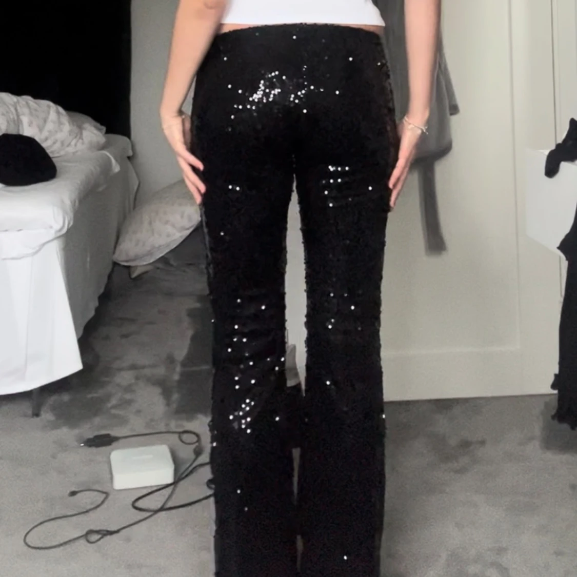 Lågmidjade paljettbyxor  - 90