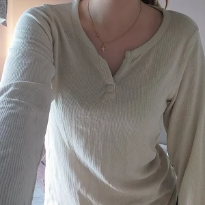 Tröja - Aldrig använd, supermjuk tröja som är perfekt för en helg hemma💗