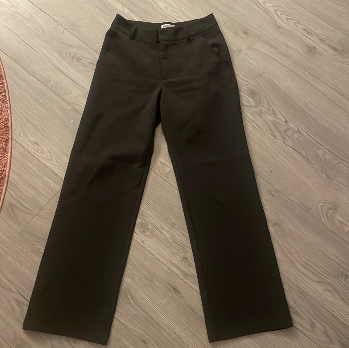 Midwaist kostymbyxor - Nova black, short  - 90