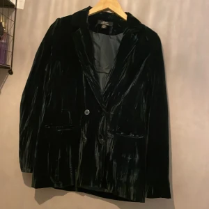 Blazer  - Mörkgrön blazer från New yorker, storlek 36