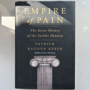 Empire of Pain - Bok - Säljer denna bok, i bra skick! 