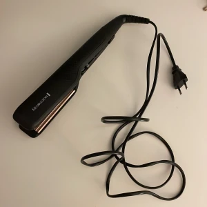 Krustång/Vågtång/våffeltång - Nu säljer jag en enbart testad krustång som aldrig kommit till användning! Den ger ett fantastiskt resultat  på håret!❤️ Som ny kostade den runt 400 kr men jag har tänkt mig 100kr. Pris kan diskuteras🥰