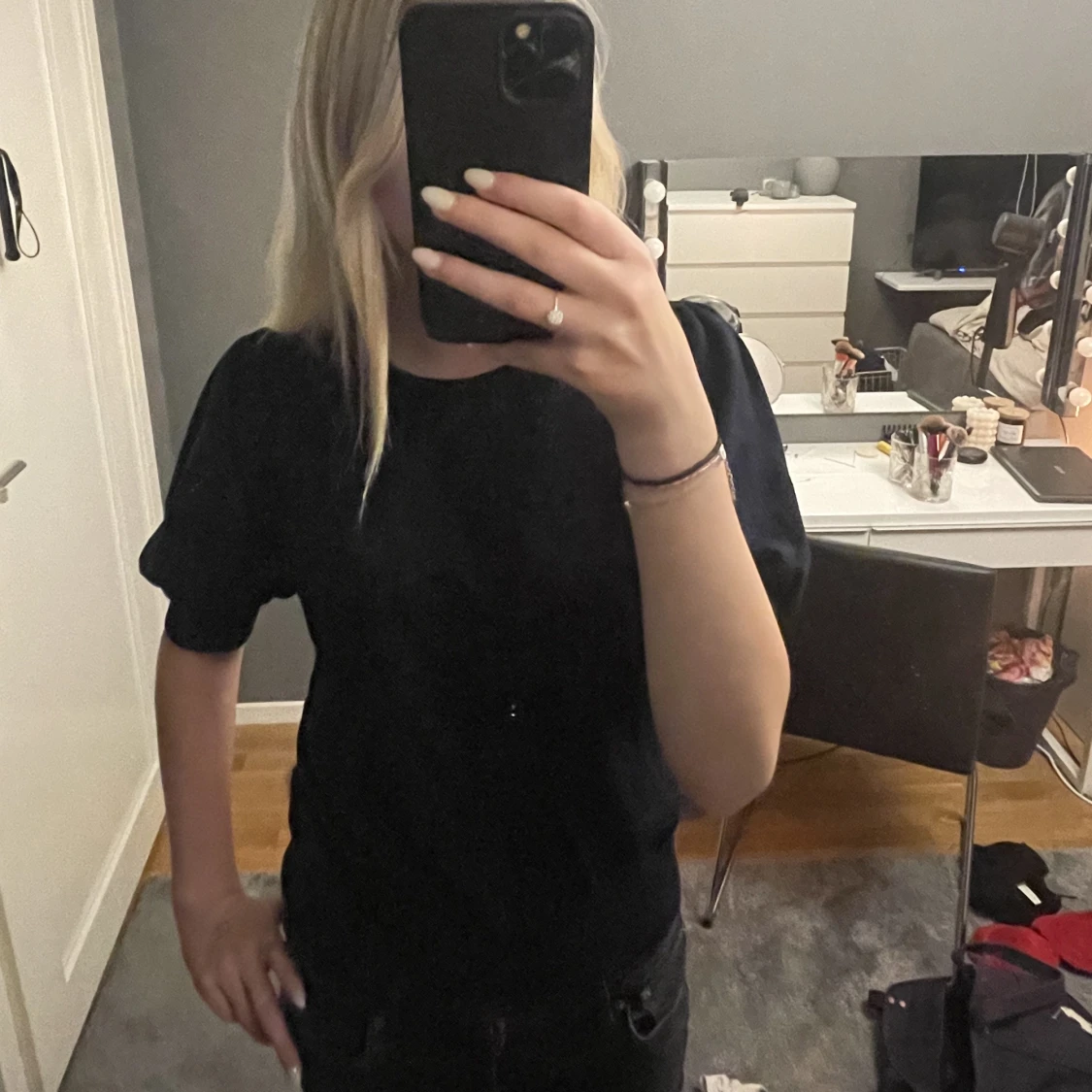 Mörkblå tröja  - 90