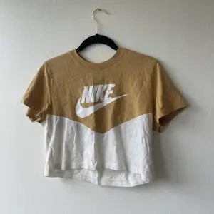 Nike t-shirt i nyskick storlek M