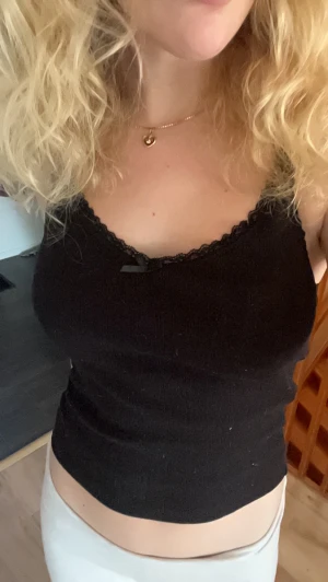 Couqette linne - Fint svart couqette linne från hm som aldrig kommer till användning