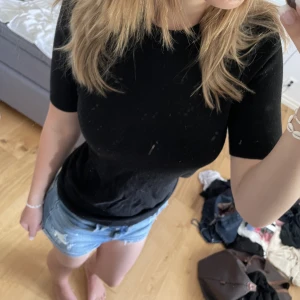 Stickad T-shirt  - Jättesöt!