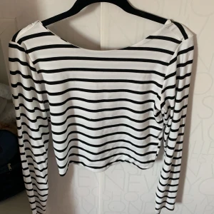 Randig tröja  - Oanvänd fin randig topp🦋