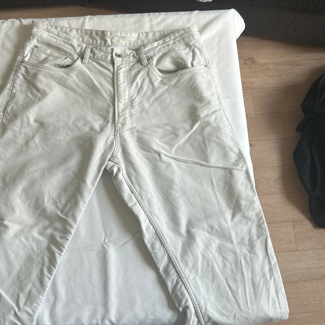 Krämvita jeans Vailent