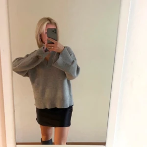 Stickad tröja - fin stickad tröja från Gina, tjockt material, bra skick ❤️