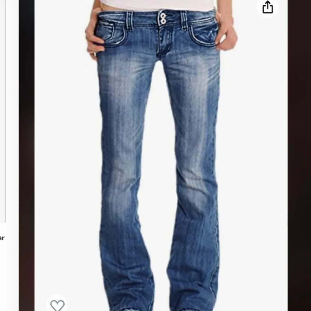 Lågmidjade jeans, aldrig använda eftersom lite för långa för mig därför jag säljer dem❤️. Jeans & Byxor.