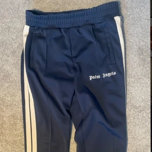 Palm angels trackpants - Palm angels, storlek L. Väldigt bra skick 9/10. Kvitto finns. 