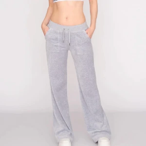 Juicy byxor - Säljer mina gråa juicy byxor för 750 inga defekter ingenting☺️