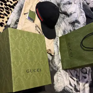 Gucci keps svart storlek One size kvitto box inklusive 