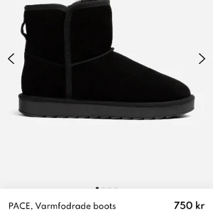 uggs - helt nya aldrig använda ifrån dinsko, har ett annat par och är bra kvalite verkligen och supersköna o varma inför vintern 💞nypris 750