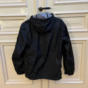 Stone Island black membrana 3L TC jacket - Har blivit använd ofta men i väldigt bra skick. Extremt hållbart material👍
