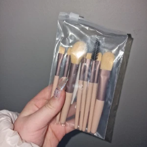 Sminkborstar  - Super fina små borstar, helt nya och oanvända🥰