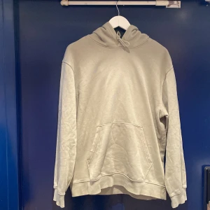 Weekday Hoodie - Mintgrön hoodie från Weekday i gott skick. Hör av er vid frågor!