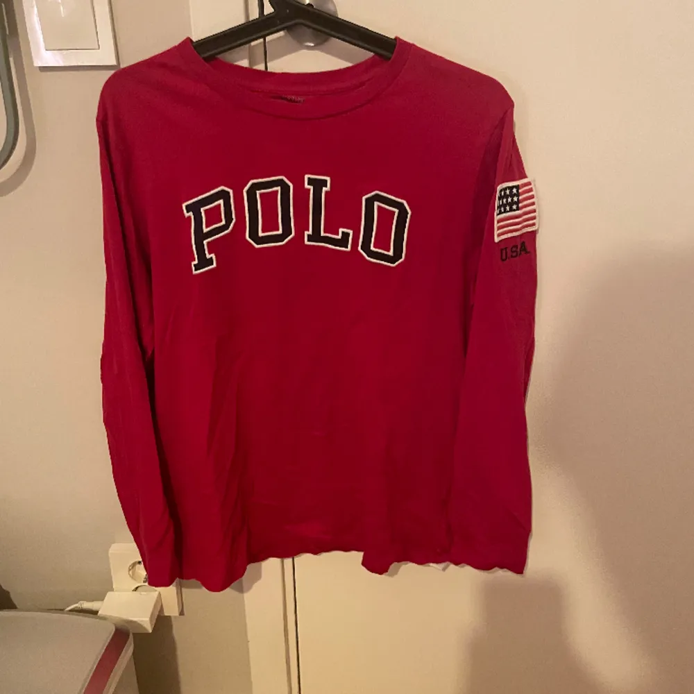 En Ralph fluoren tröja i ett fantastiskt skick! (Polo Ralph Lauren - Stl L/G (14-16) 160/80). Tröjor & Koftor.
