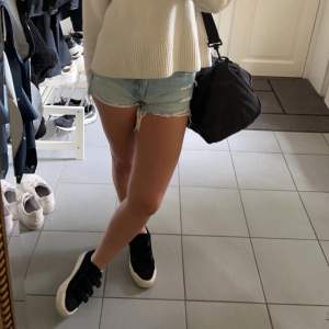 Säljer mina Zara shorts, nyskick!! 