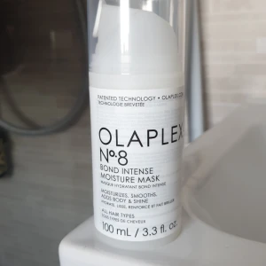 Olaplex no.8 - Säljer för råkade köpa 2 st, använd en pump. Köpt för 240 kr 🌞