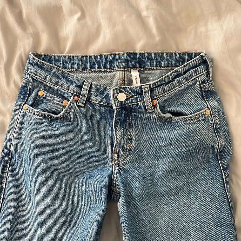 Weekday arrow low jeans i W25 L32💗. Jeans & Byxor.