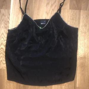 Gina tröja 💋 - Aldrig använd super fin🖤