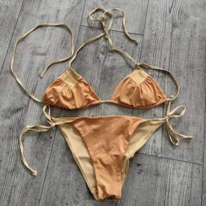 Bikini från hm, säljer då jag har två stycken i samma färg & storlek! 💕 eftertraktad och säljs inte längre då det är från en gammal kollektion