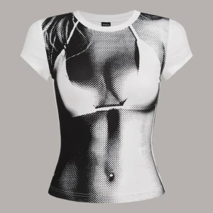 body print tee - Storlek L men mer som S-M. endast testad