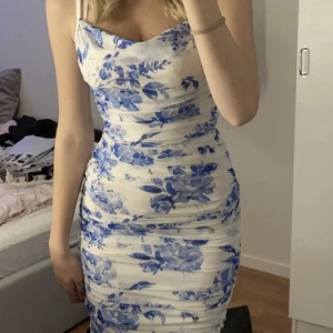 Långklänning  - Xs lånad bild säljer då den inte passade men sååå fin och mjukt material 