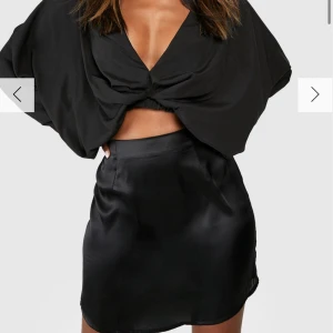 Kjol - Säljer denna kjol då den tyvärr inte passade mig, men så fin