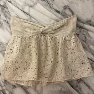 Topp  - En topp i storlek Xl köparen står för frakt 