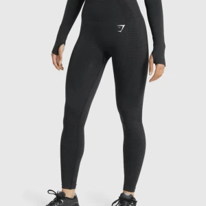 Gymshark tights - Gymshark tights finns i både storlek xs och s i modellen vital seamless 2.0. I väldigt bra skick. Egna bilder finns! 🥰