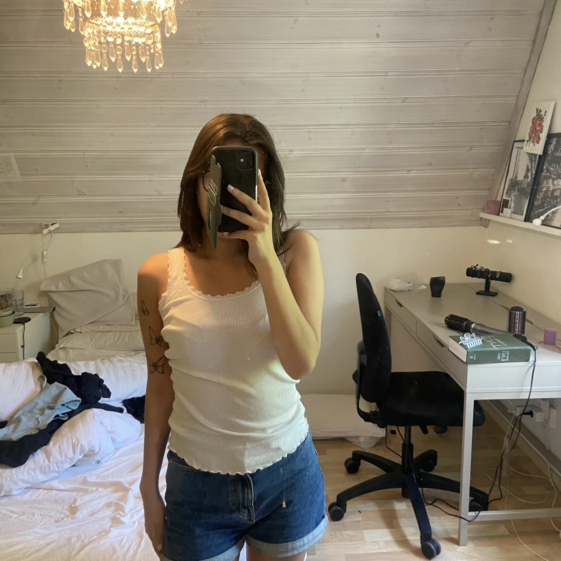 Ribbstickat linne med spets - 90